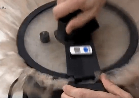 Vídeo: Panela de pressão explode durante comercial e apresentador continua: 'Super segura'