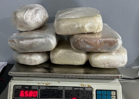 PF prende mulher com mais de 6kg de drogas em porto no Amazonas