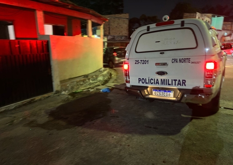 Jovem é morto a tiros e mãe é baleada ao tentar defendê-lo em Manaus