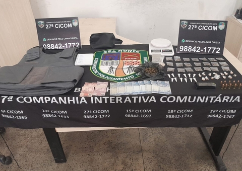 Homem é preso com colete balístico, munições e drogas após tentar fugir pelo telhado de casas em Manaus