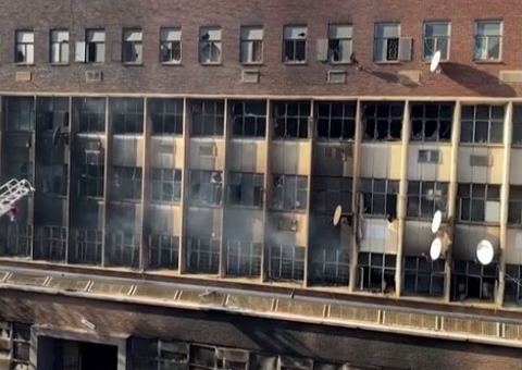 Mais de 70 pessoas morrem após prédio pegar fogo em Joanesburgo