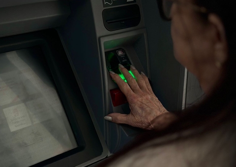 Polícia alerta para golpes contra idosos em agências bancárias no Amazonas