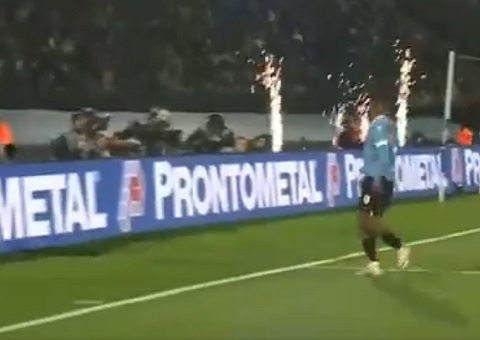 Uruguai quebra jejum de 22 anos e vence Brasil nas Eliminatórias da Copa