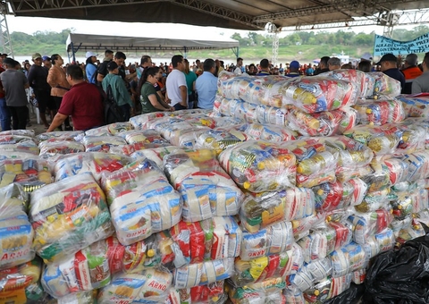 Governo já enviou 400 toneladas de ajuda humanitária para famílias afetadas pela seca no Amazonas