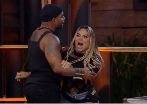 Kally fica bêbada antes do jogo da discórdia e discute com Marcia Fu; vídeo