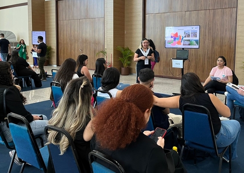 Distribuição de vacinas contra Covid-19 no Amazonas é destaque em congresso na Paraíba