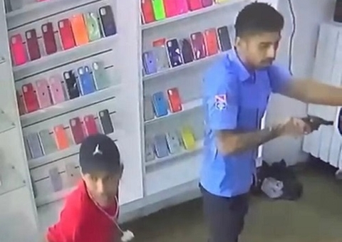 Vídeo mostra suspeitos durante assalto à loja de eletrônicos em Manaus