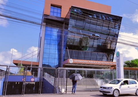 Defensoria mobiliza voluntários para retirar resíduos sólidos de igarapés de Manaus