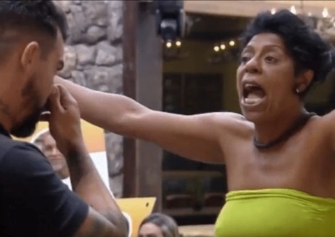 Márcia Fu discute com Radamés durante Hora do Faro: 'covarde'