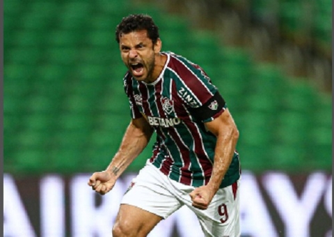 Fred tem arma apontada para cabeça durante assalto após vitória do Fluminense