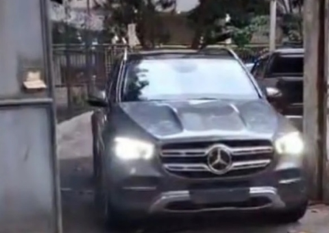 Carro de Fred, ex-jogador do Fluminense, é recuperado após assalto no RJ