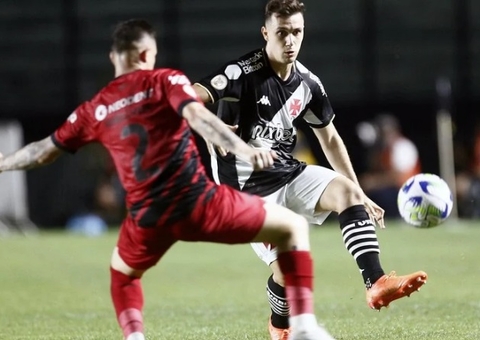 Vasco empata com Athletico e se afasta da zona de rebaixamento