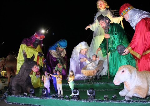 Presépio de 20 metros é inaugurado na Ponta Negra em Manaus