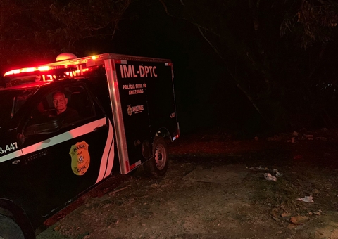 Polícia encontra cadáver após moradores reclamarem de forte odor em área de mata em Manaus