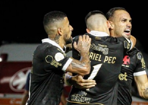 Vasco vence Bragantino e escapa da 5ª queda para a Série B