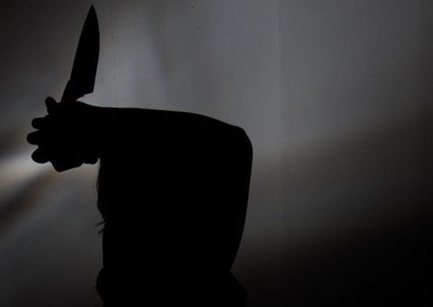 Homem leva facada na cabeça durante discussão em Manaus