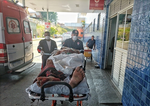 Cliente leva facada no pescoço durante briga em bar de Manaus
