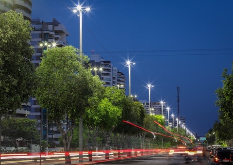  Ponta Negra ganha reforço na iluminação com postes com LED