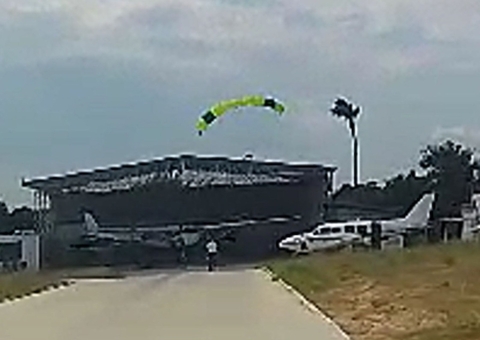 Vídeo: Paraquedista cai em cima de hangar do aeroclube de Manaus durante pouso