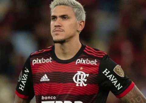 Pedro é agredido com soco no rosto por preparador físico após vitória do Flamengo