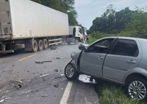 Motorista invade contramão e causa grave acidente na BR-174