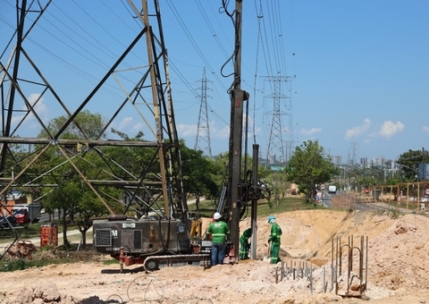 Avenida das Torres é interditada para construção de viaduto em Manaus