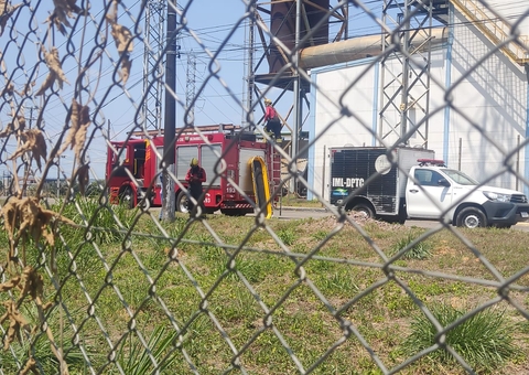 Sem pés, mulher é achada queimada dentro de camburão em Manaus