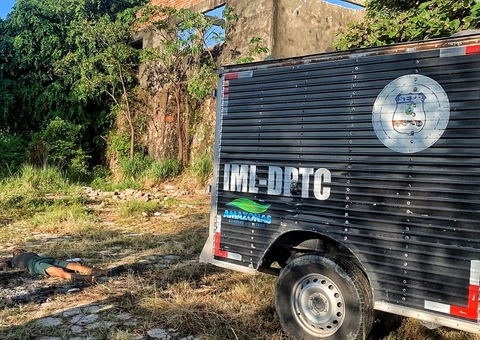 Criminosos matam homem e jogam corpo em terreno em Manaus