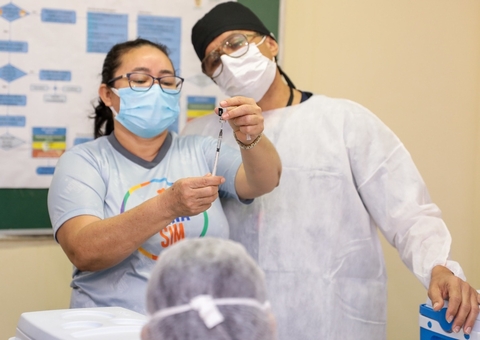 Vacinação contra a covid-19 acontece em 74 pontos de Manaus nesta semana
