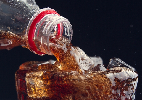 Refrigerante e outras bebidas açucaradas aumentam em 85% risco de morte por câncer de fígado