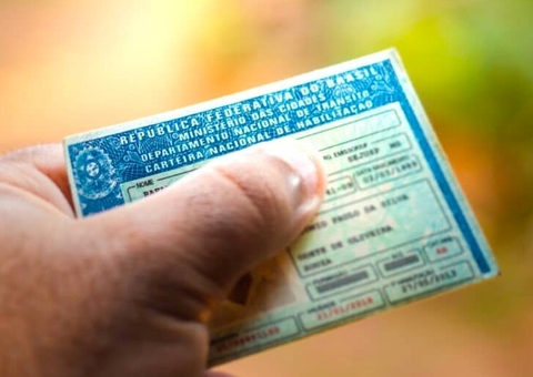 Senado aprova projeto que obriga avaliação psicológica para renovar a CNH
