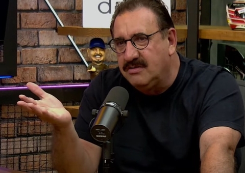 Ratinho revela que fica chocado com “volume” de Padre: ‘Dá vontade de pegar'