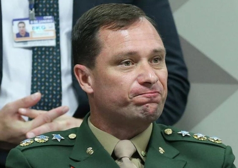 Advogado deixa defesa de Mauro Cid, suspeito em esquema de joias sob Bolsonaro