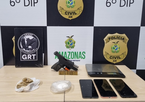 Traficante foge da polícia e deixa para trás arma e drogas em flutuante de Manaus