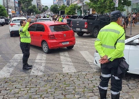 Agentes municipais podem realizar teste do bafômetro e verificar CNH em Manaus