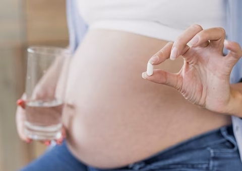 Ibuprofeno: Entenda os riscos do medicamento para grávidas e bebês