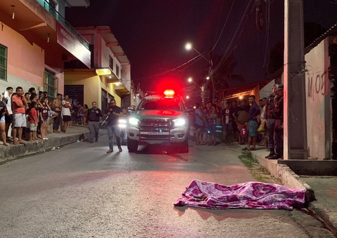 Homem é morto a tiros na frente de casa em Manaus