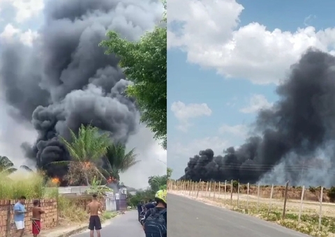 Incêndio de grandes proporções atinge ferro-velho em Manaus; vídeos