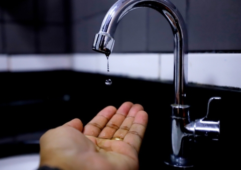 Defensoria pede R$ 2 milhões da Águas de Manaus por deixar 70% da cidade sem abastecimento