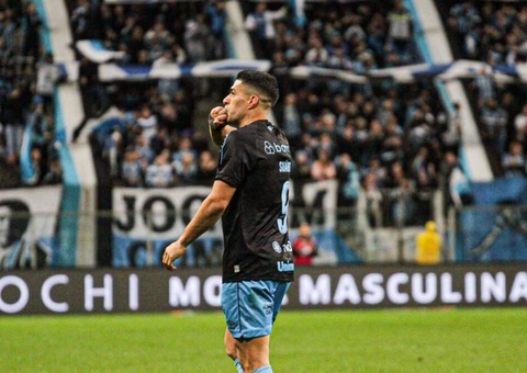 Suárez marca, Grêmio faz 3 a 0 no Cruzeiro e volta ao G4 do Brasileirão