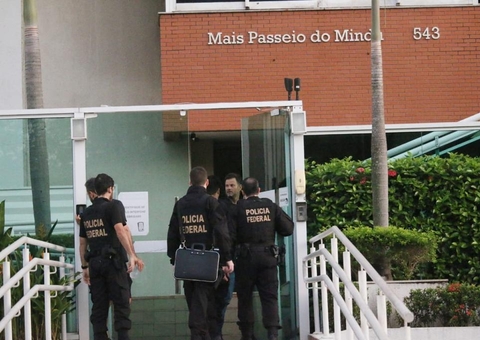 PF cumpre mandados em dois condomínios de Manaus durante operação