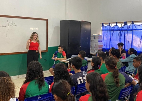 Alunos são orientados sobre combate à violência doméstica e feminicídio no Amazonas