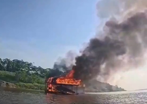 Operação destrói dragas usadas em garimpos ilegais no Amazonas 