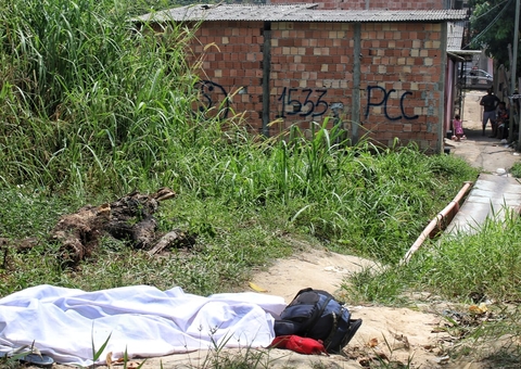Homem é executado em beco de Manaus