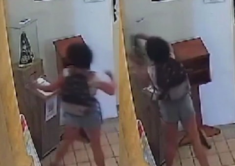 Em ataque de fúria, mulher dá soco em imagem de Nossa Senhora Aparecida em igreja; vídeo
