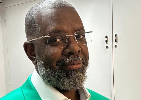 Péricles se manifesta sobre se envolver na política e se candidatar