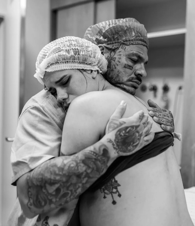 Intubada após dar à luz, namorada de Toguro perde o útero 