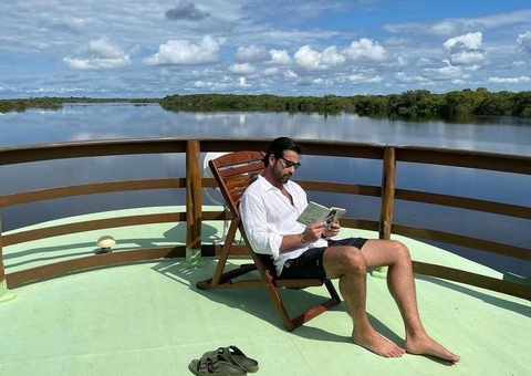 Sergio Marone posta vídeo de sunga no Amazonas e impressiona: 'sucuri intacta'