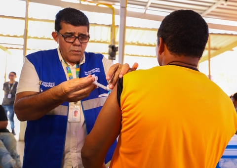 Vacinação contra a covid-19 acontece em 74 unidades em Manaus nesta semana