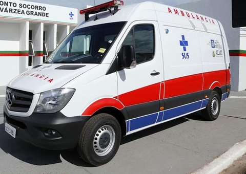 Homem cai e morre pisoteado por vários bois em frigorífico 